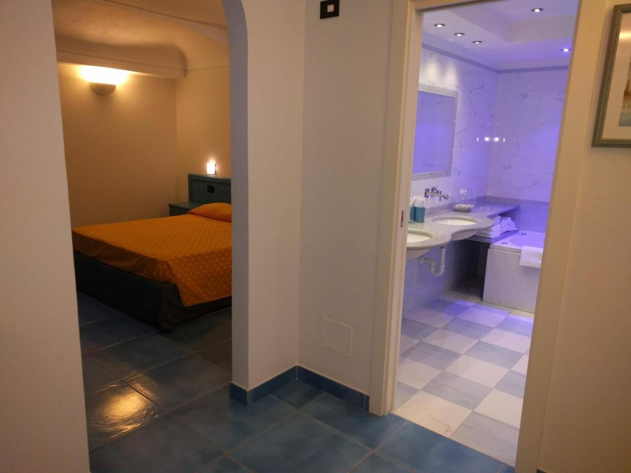 Hotel Conte - S. Angelo Bay Serrara Fontana Extérieur photo